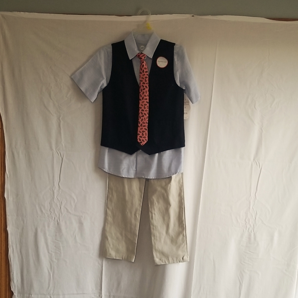 NWT 4 pc boys vest set